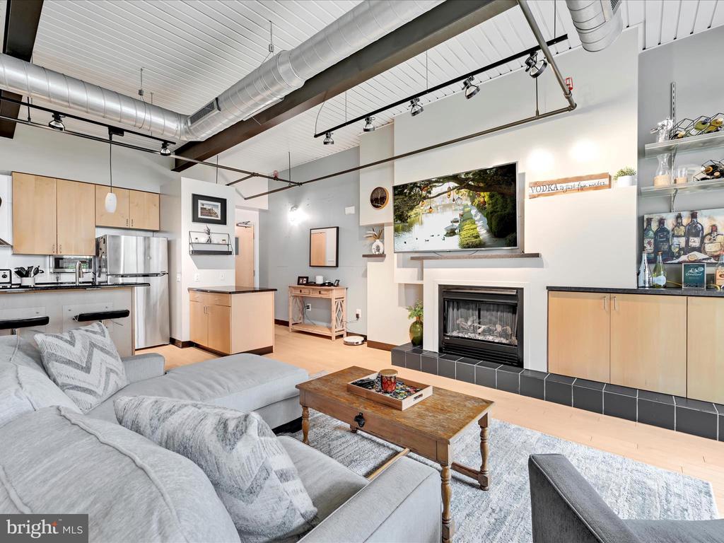 75 Maple St #104