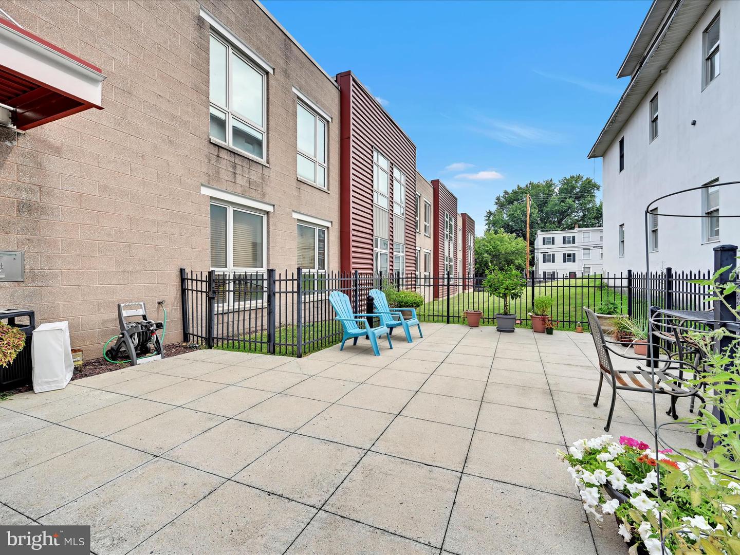 75 Maple St #104