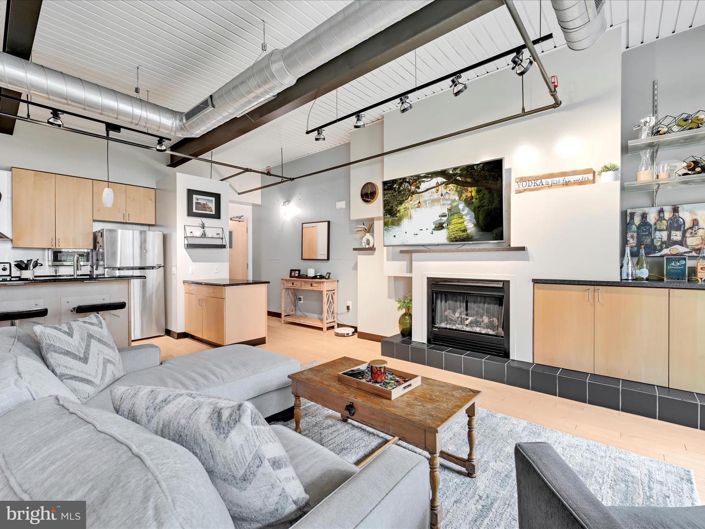 75 Maple St #104