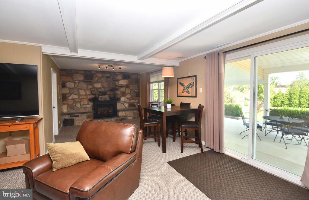 1131 WALNUT LANE