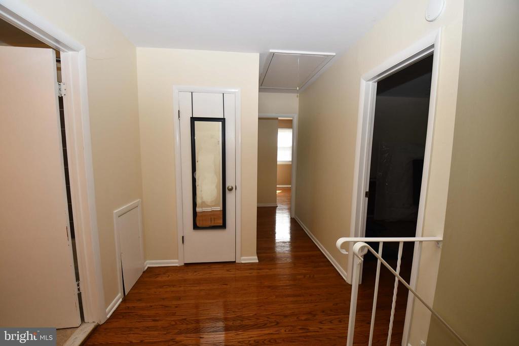 1131 WALNUT LANE