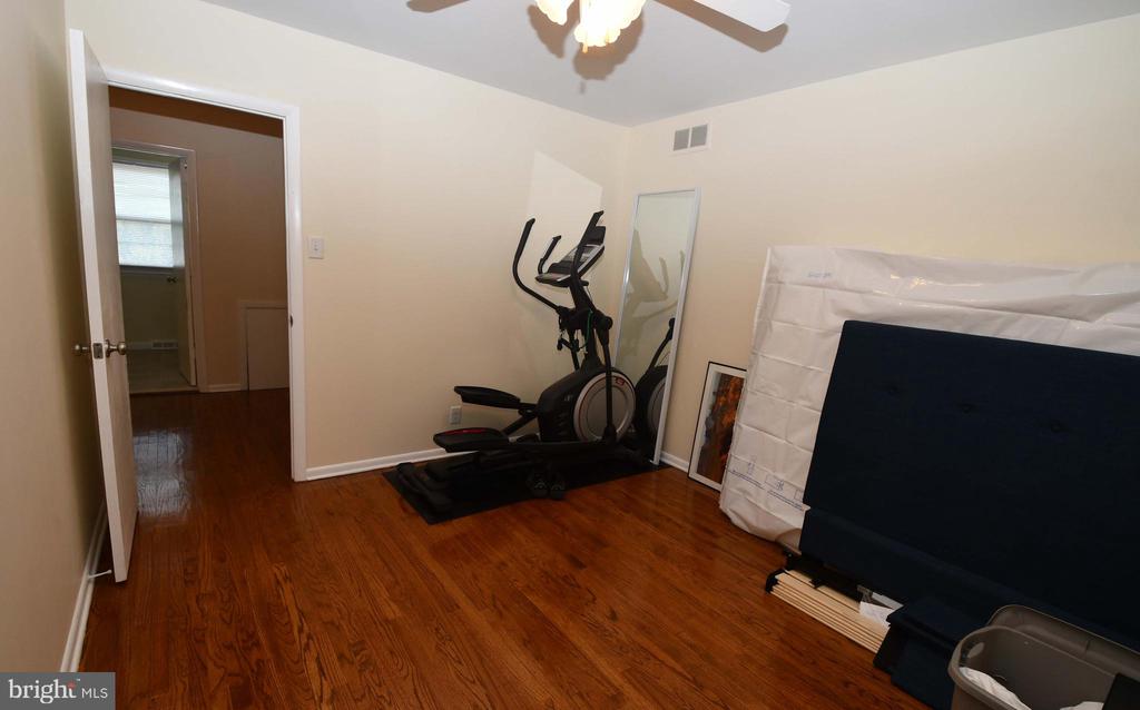 1131 WALNUT LANE