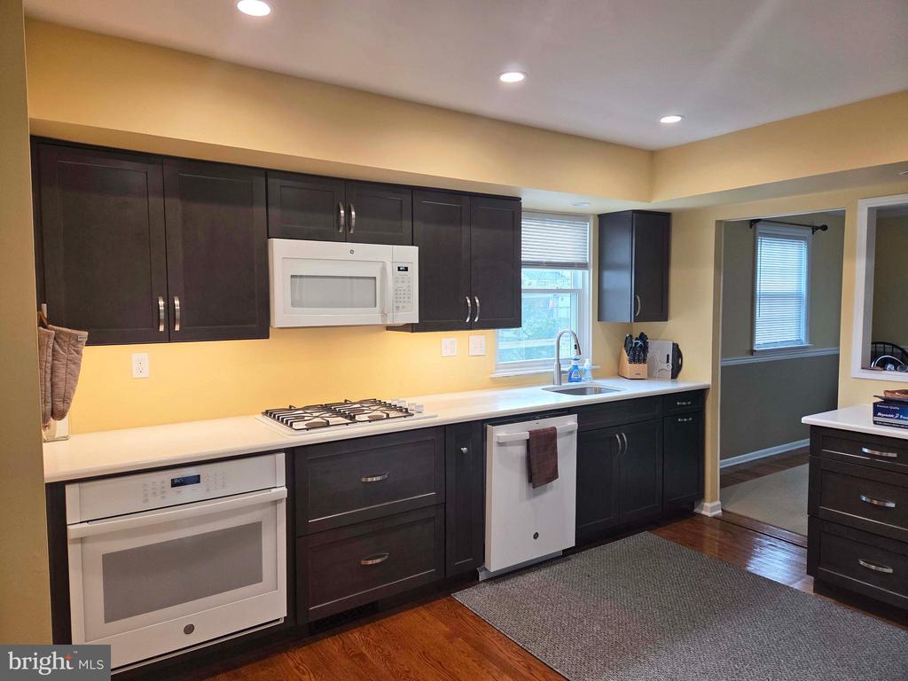 1131 WALNUT LANE