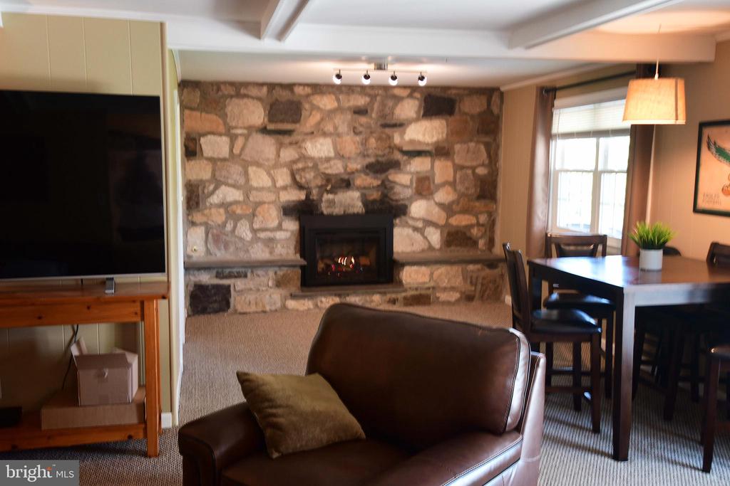 1131 WALNUT LANE