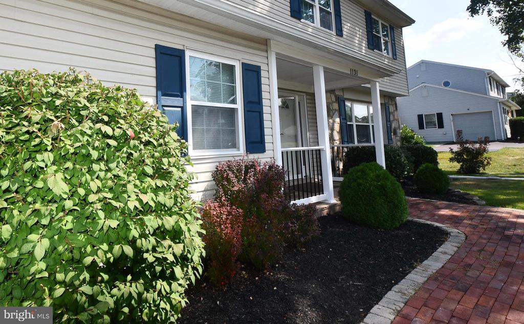 1131 WALNUT LANE