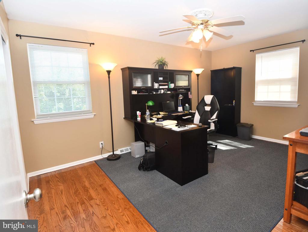 1131 WALNUT LANE