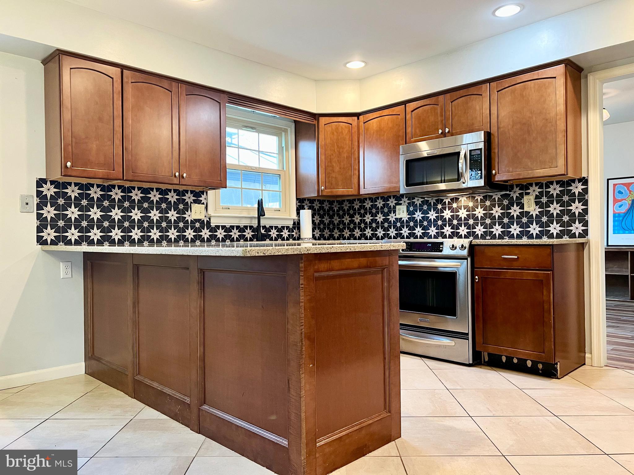 1520 SUSAN DRIVE
