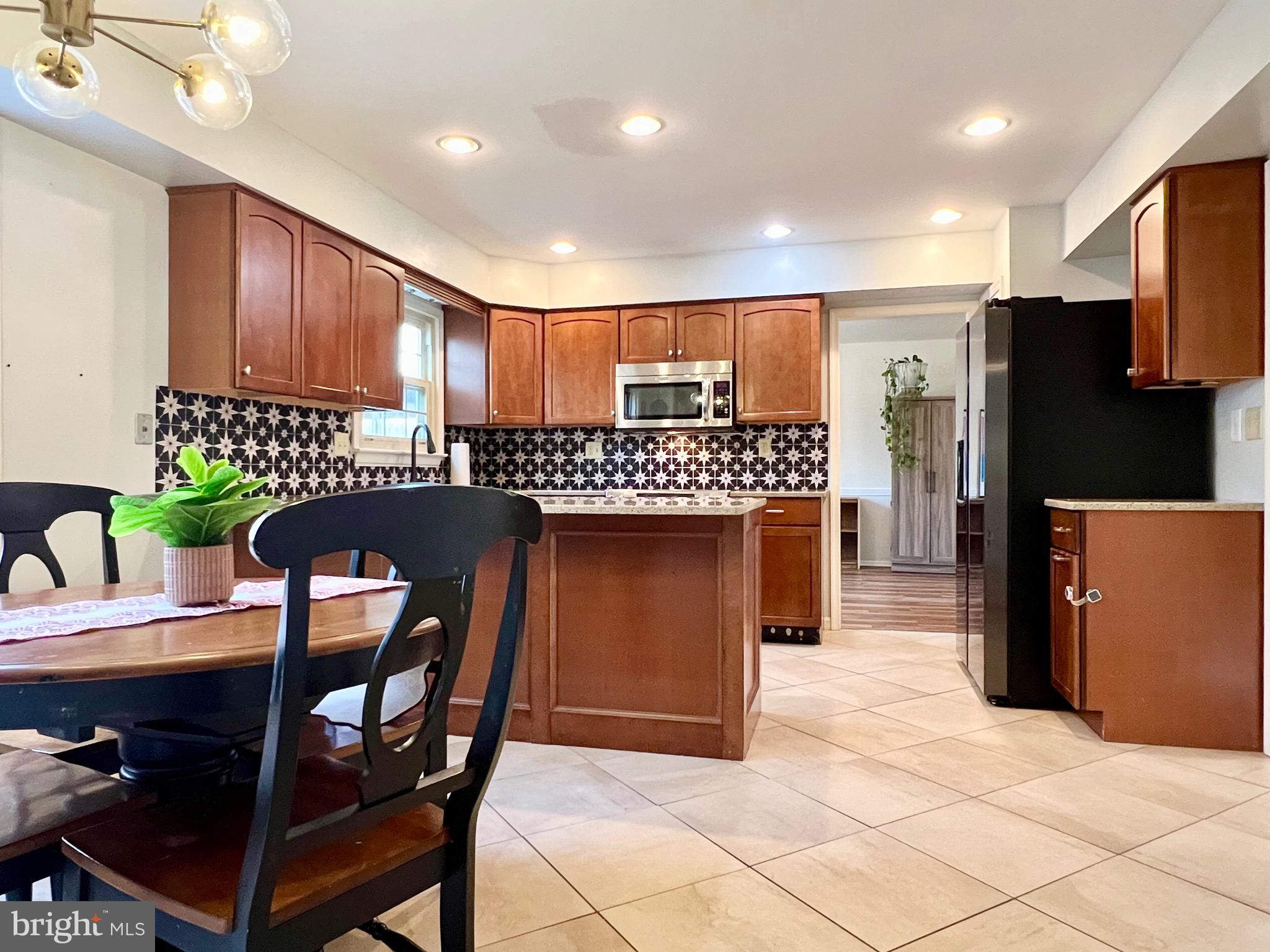 1520 SUSAN DRIVE