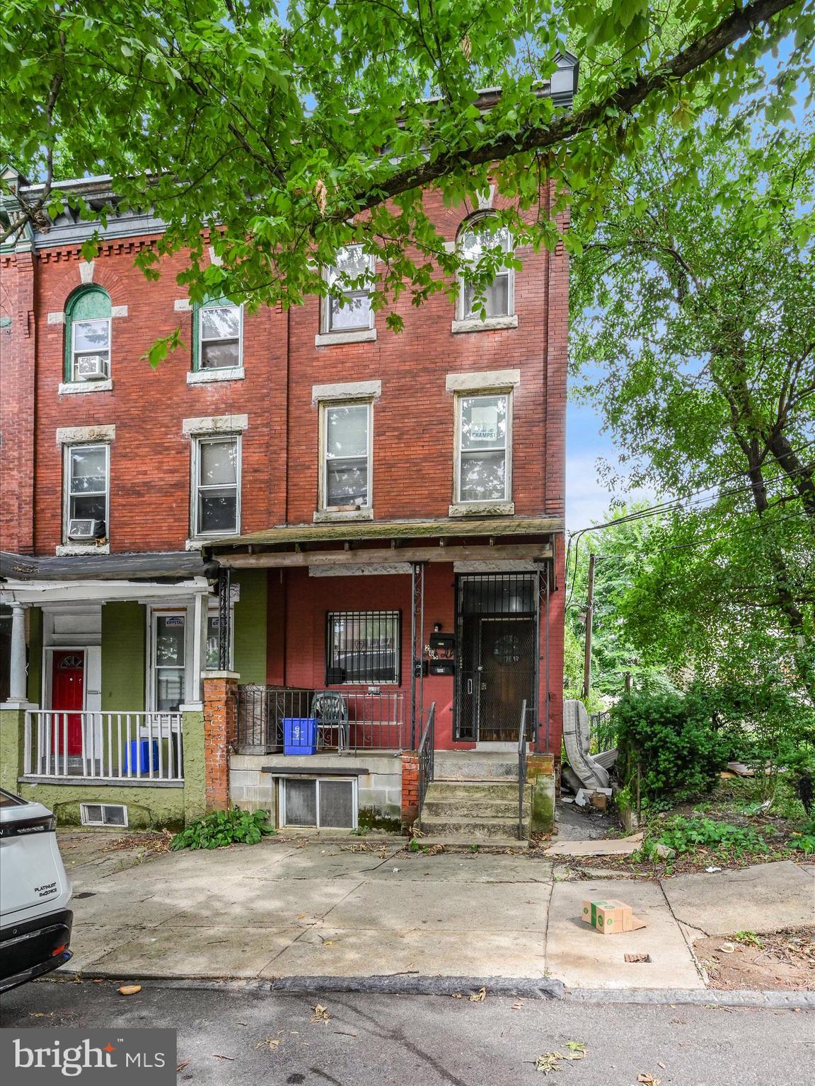 262 W Apsley St