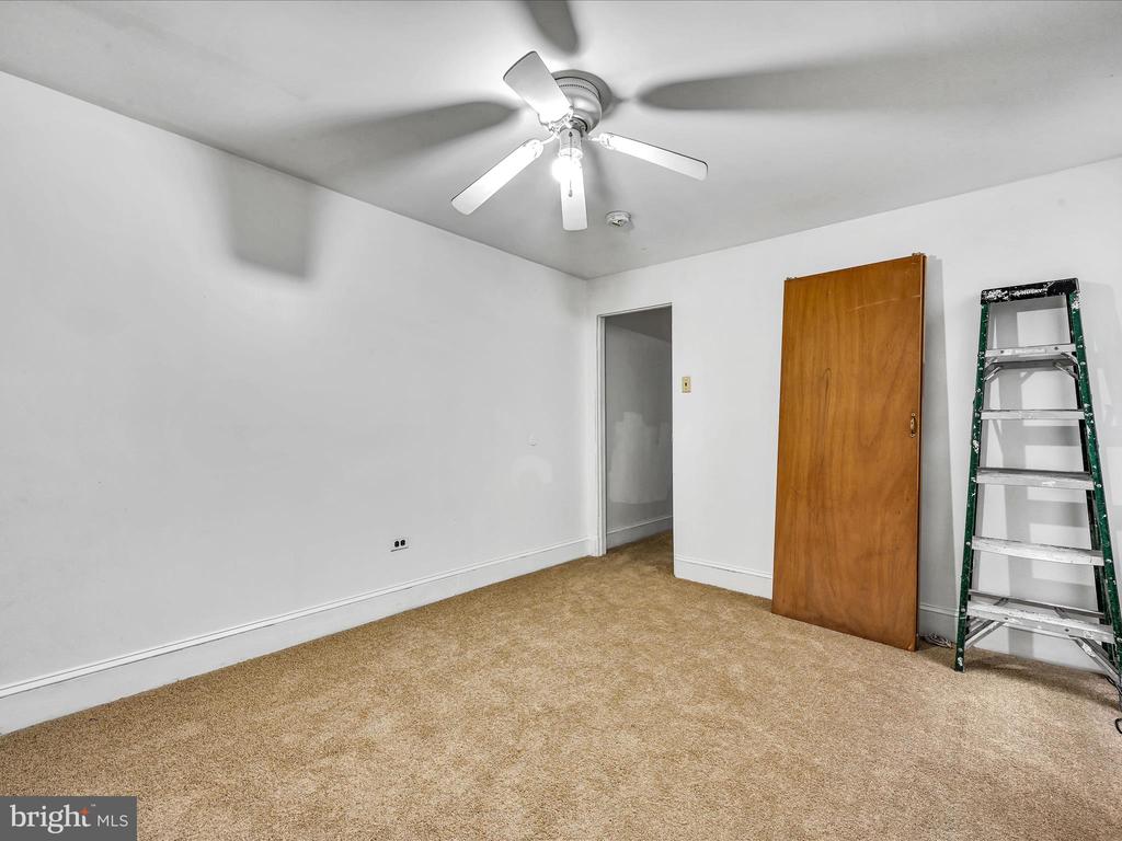 262 W Apsley St