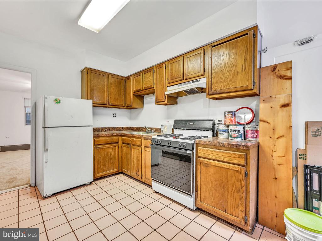 262 W Apsley St