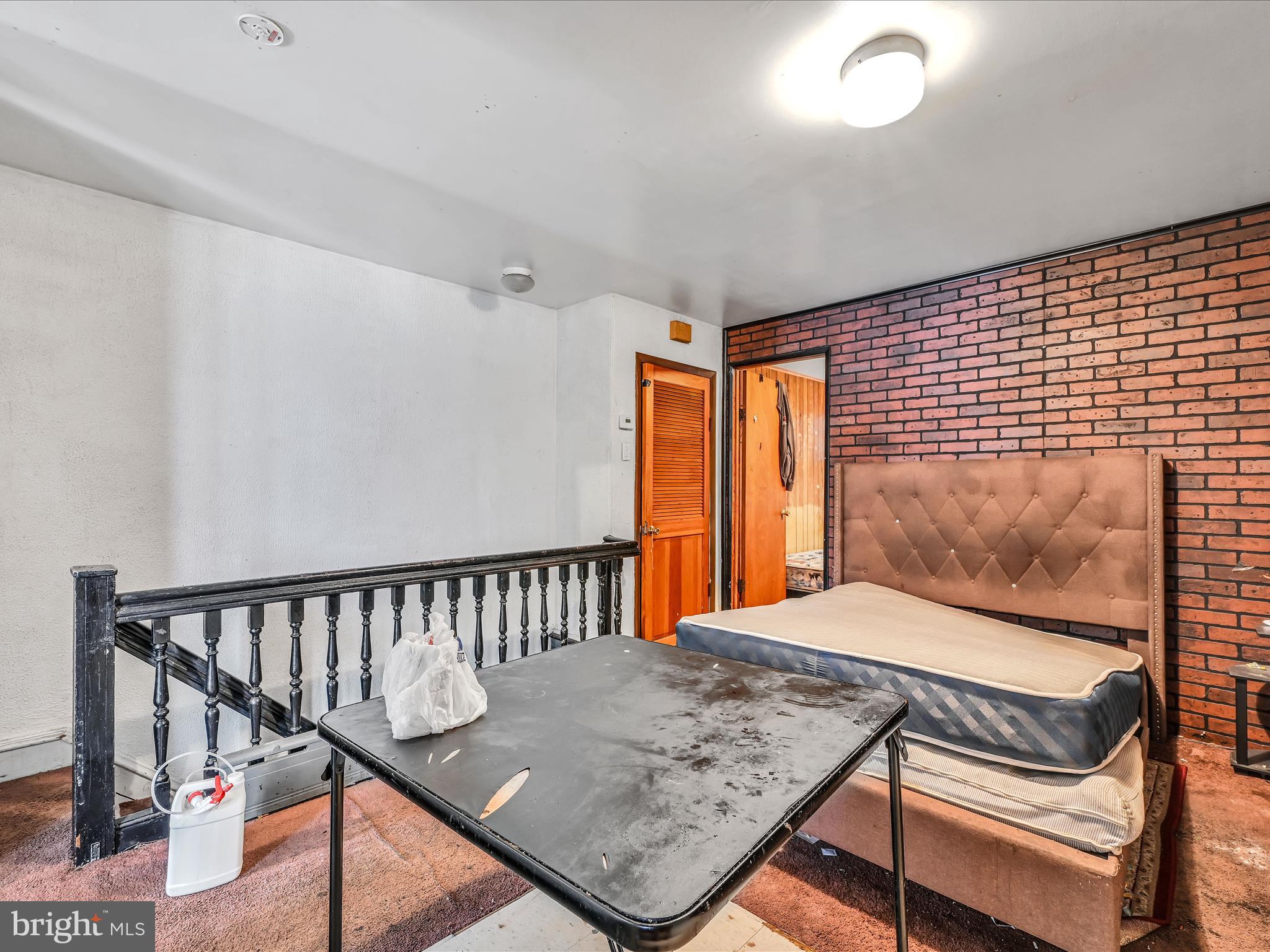 262 W Apsley St