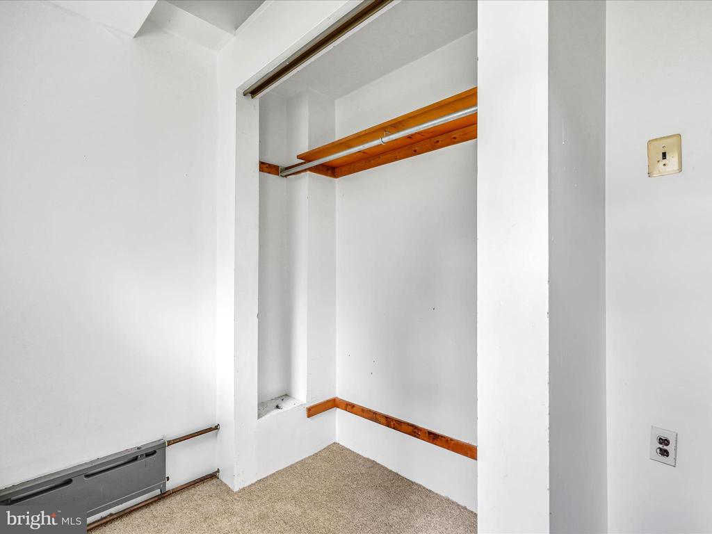 262 W Apsley St
