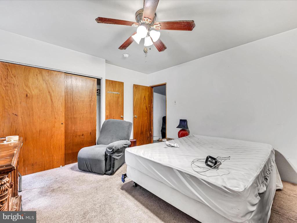 262 W Apsley St