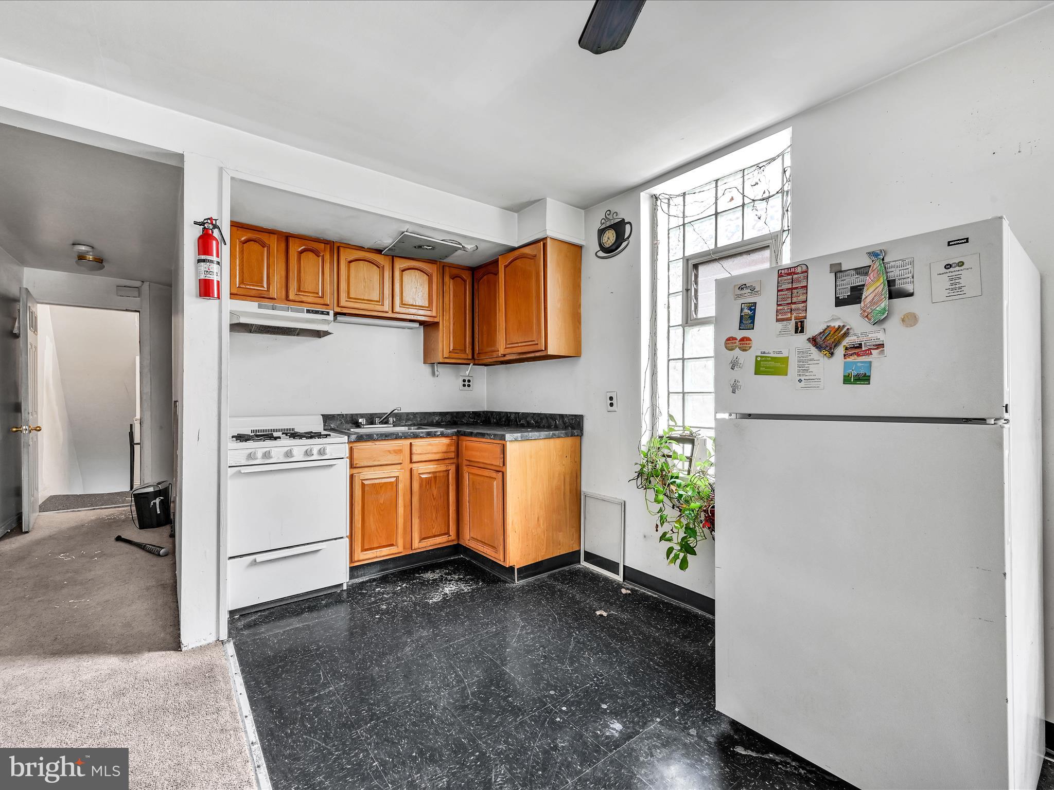 262 W Apsley St