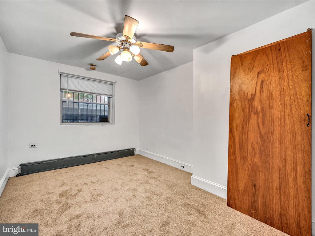 262 W Apsley St