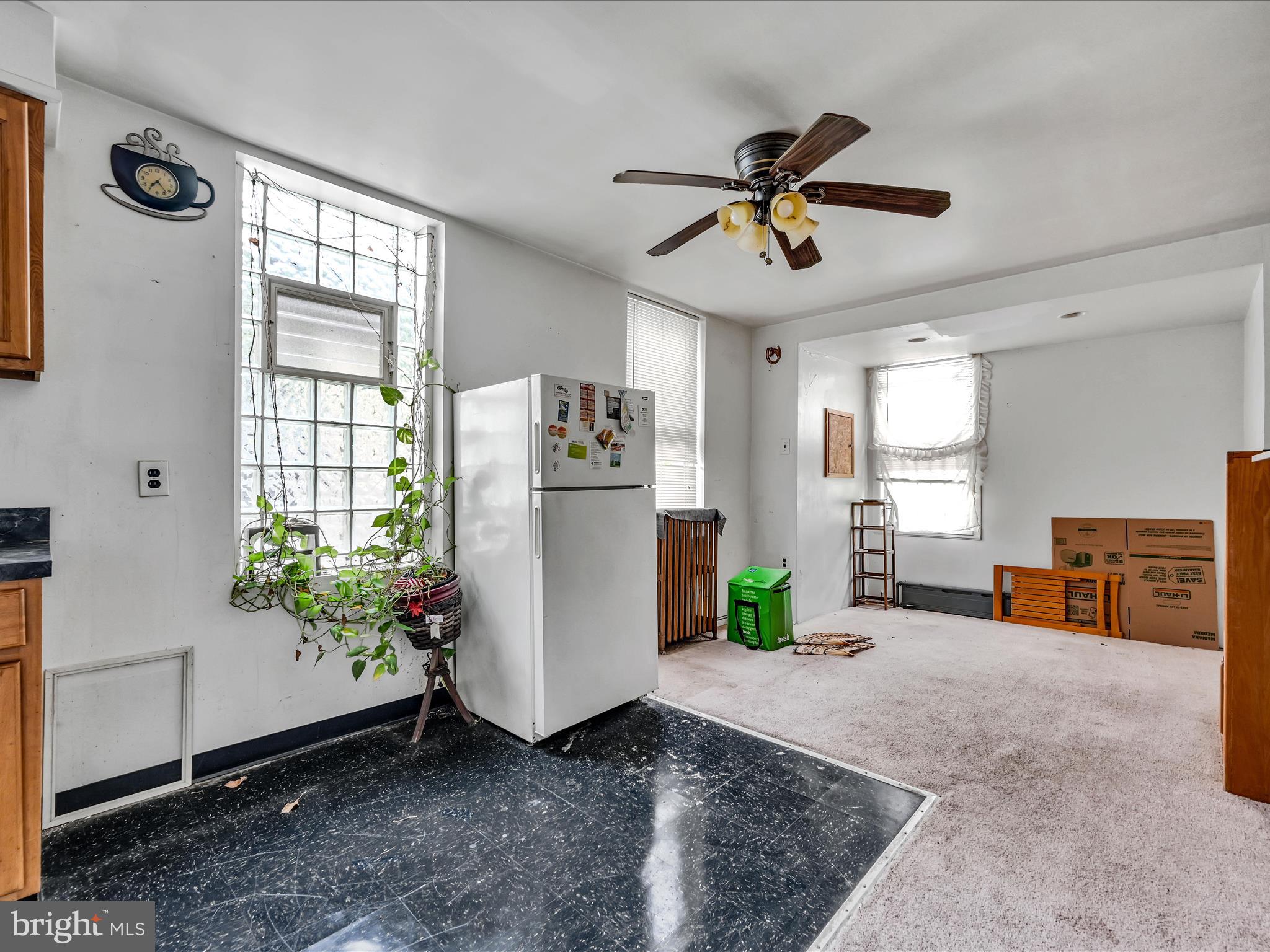 262 W Apsley St