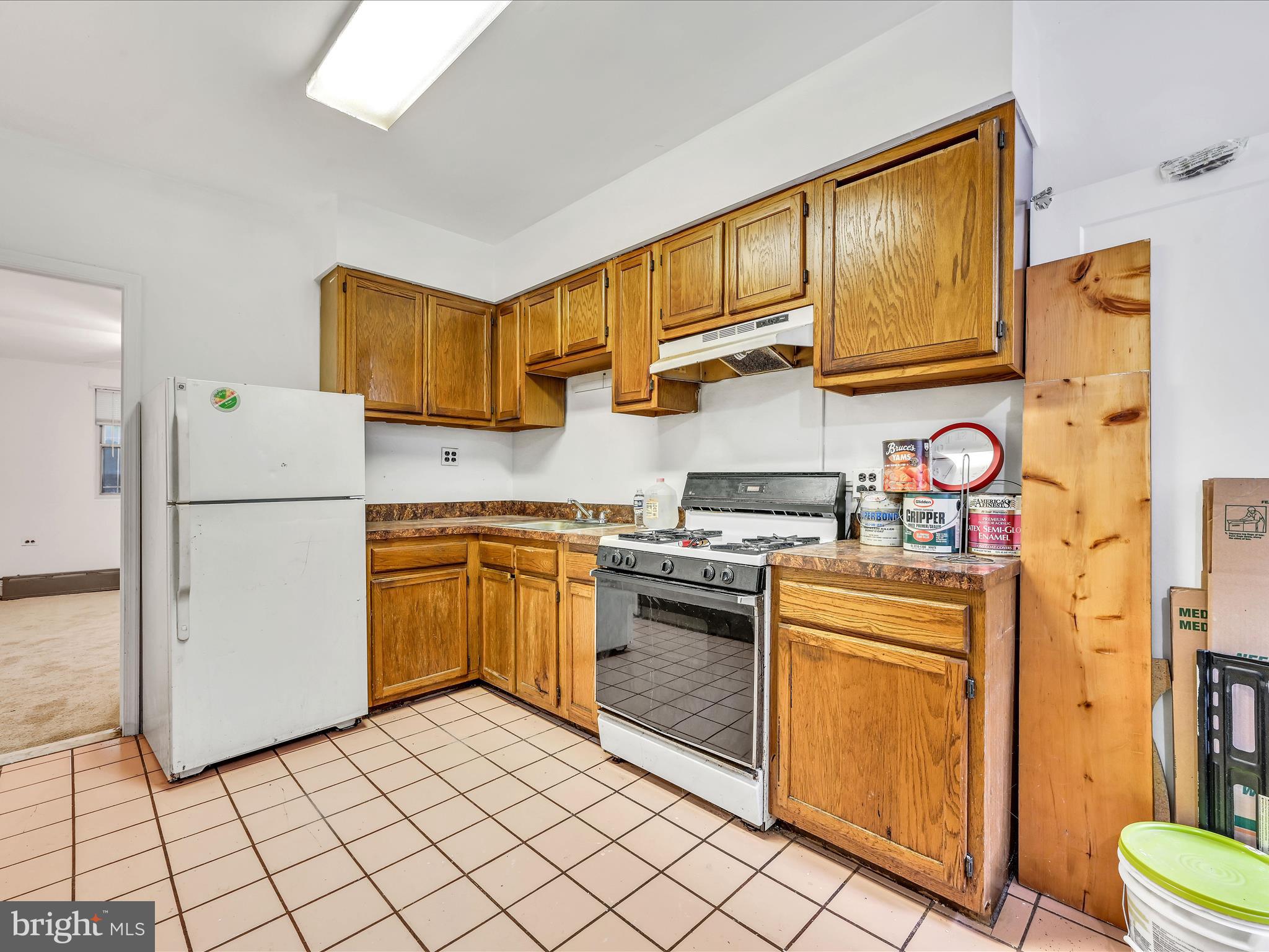 262 W Apsley St