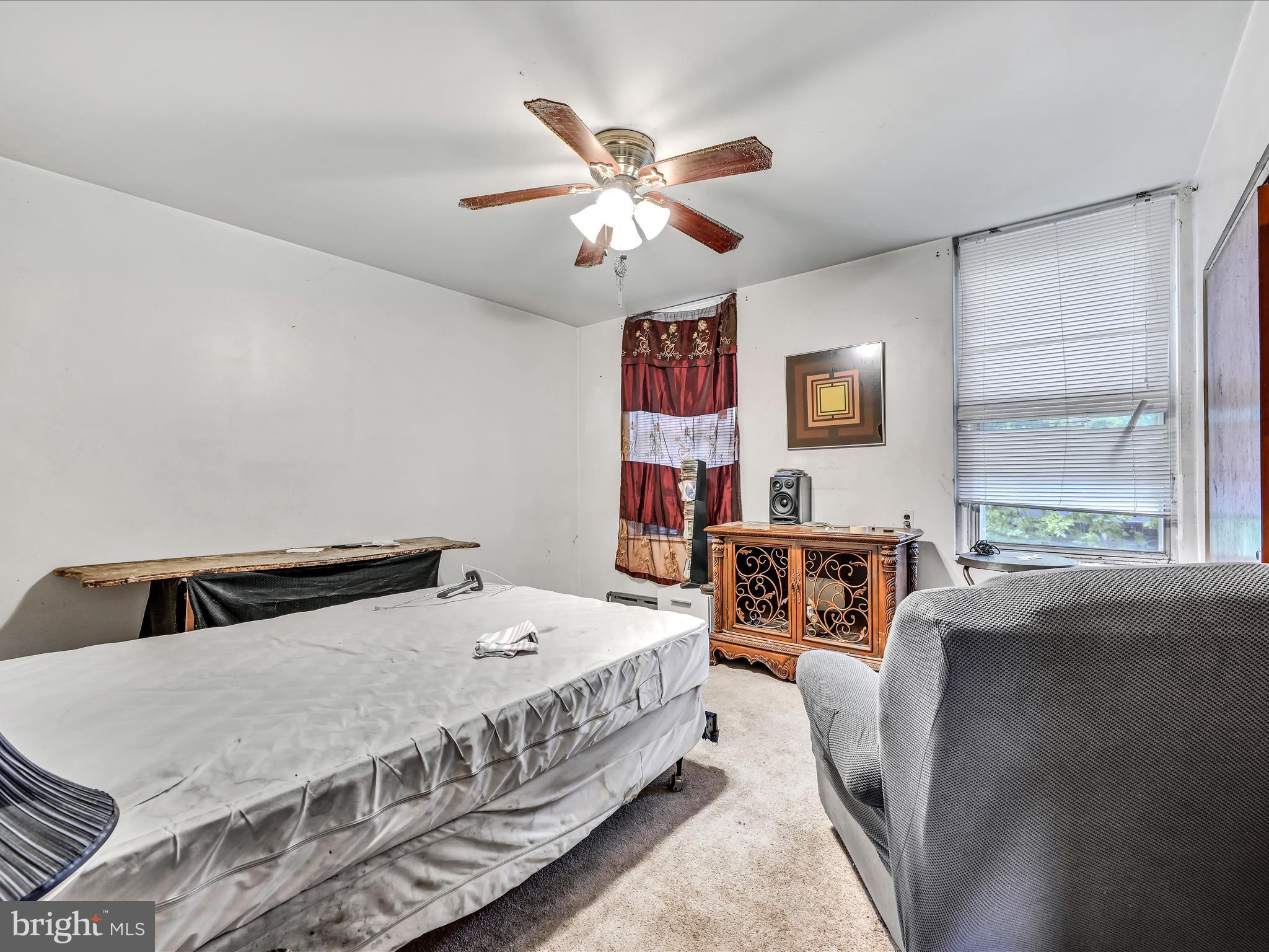 262 W Apsley St