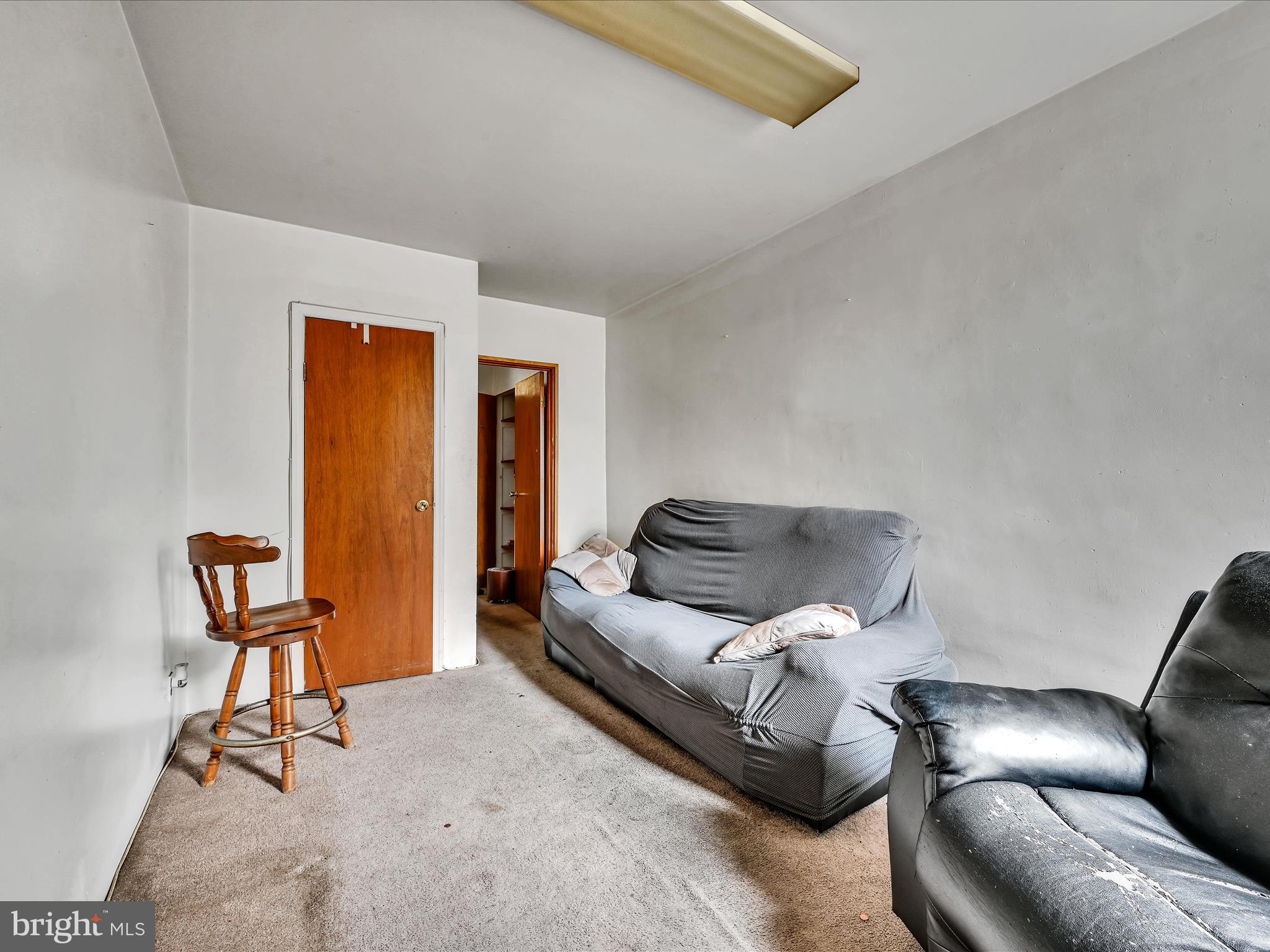 262 W Apsley St