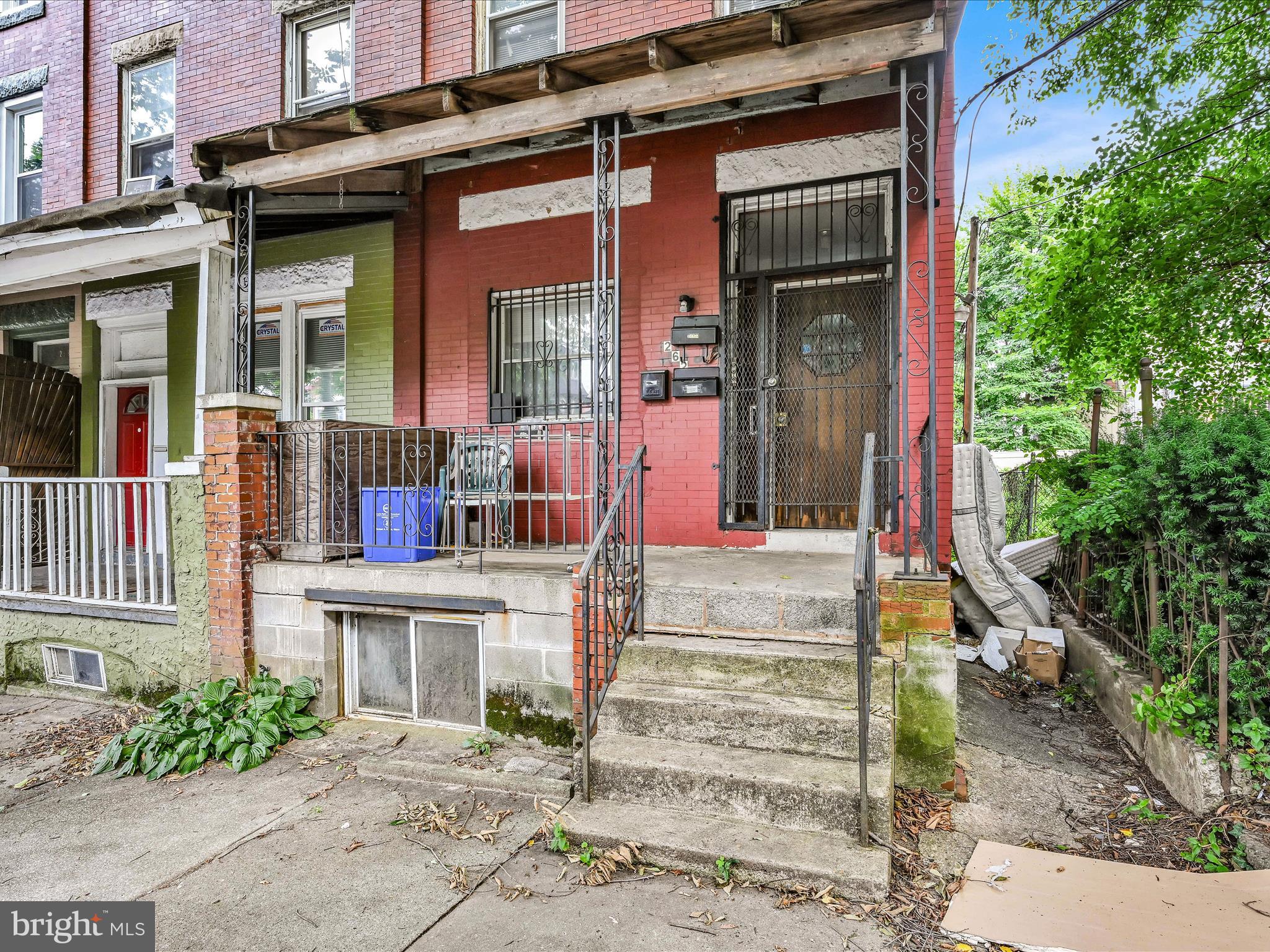 262 W Apsley St