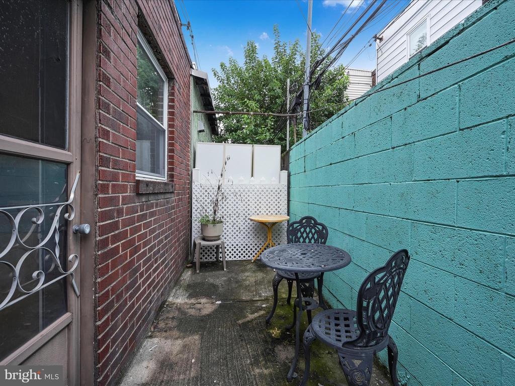 2647 S 10TH STREET