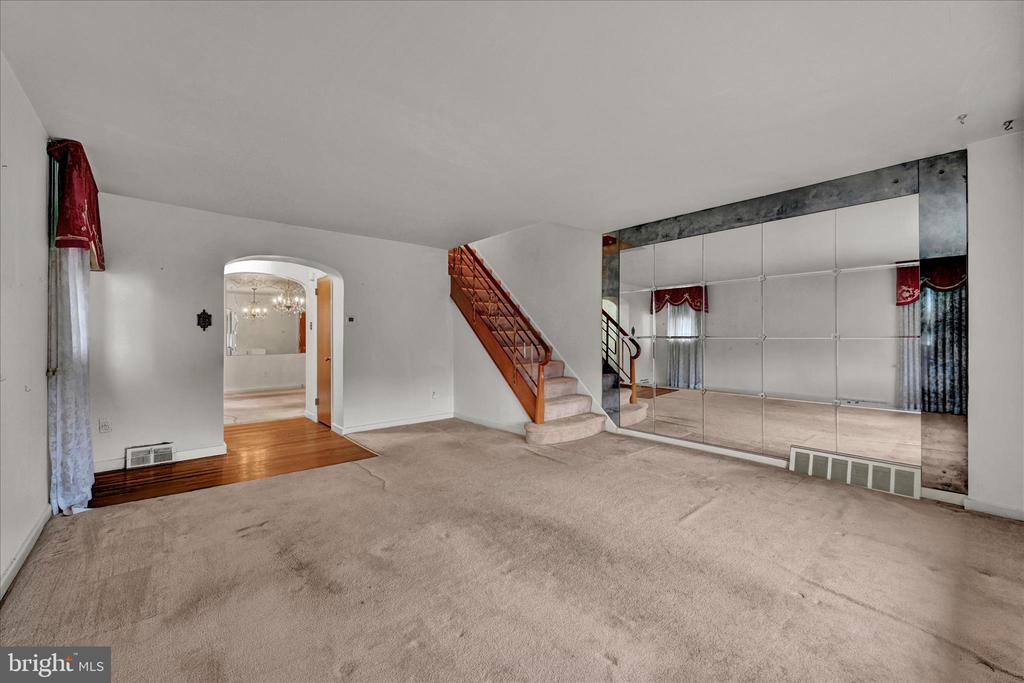 1826 FOX CHASE ROAD