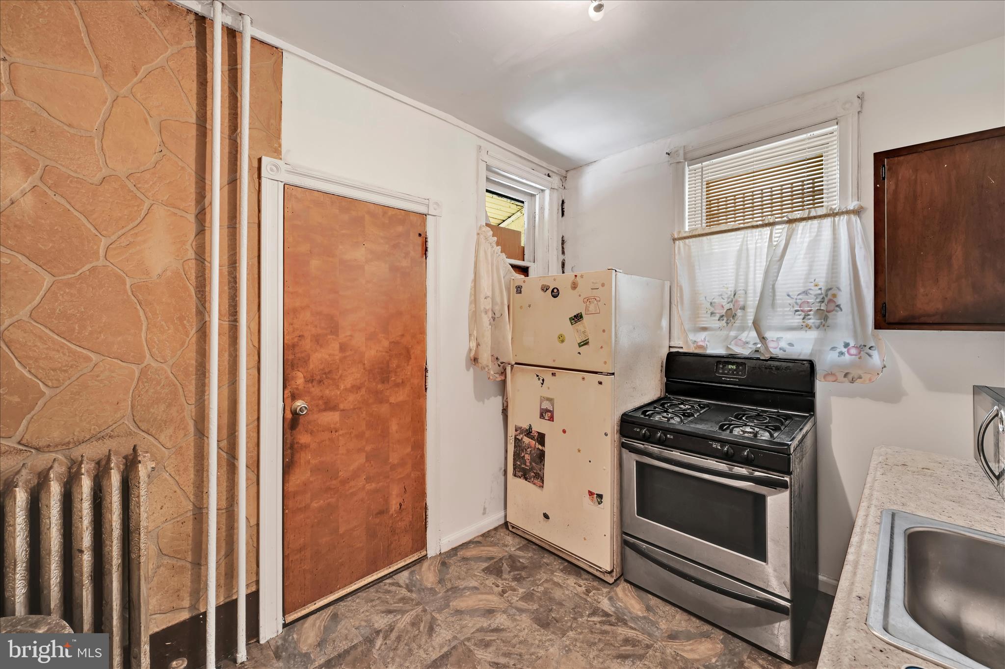 5714 HADFIELD STREET