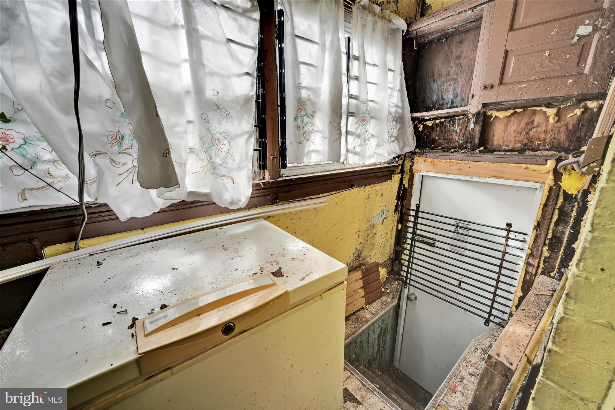 5714 HADFIELD STREET