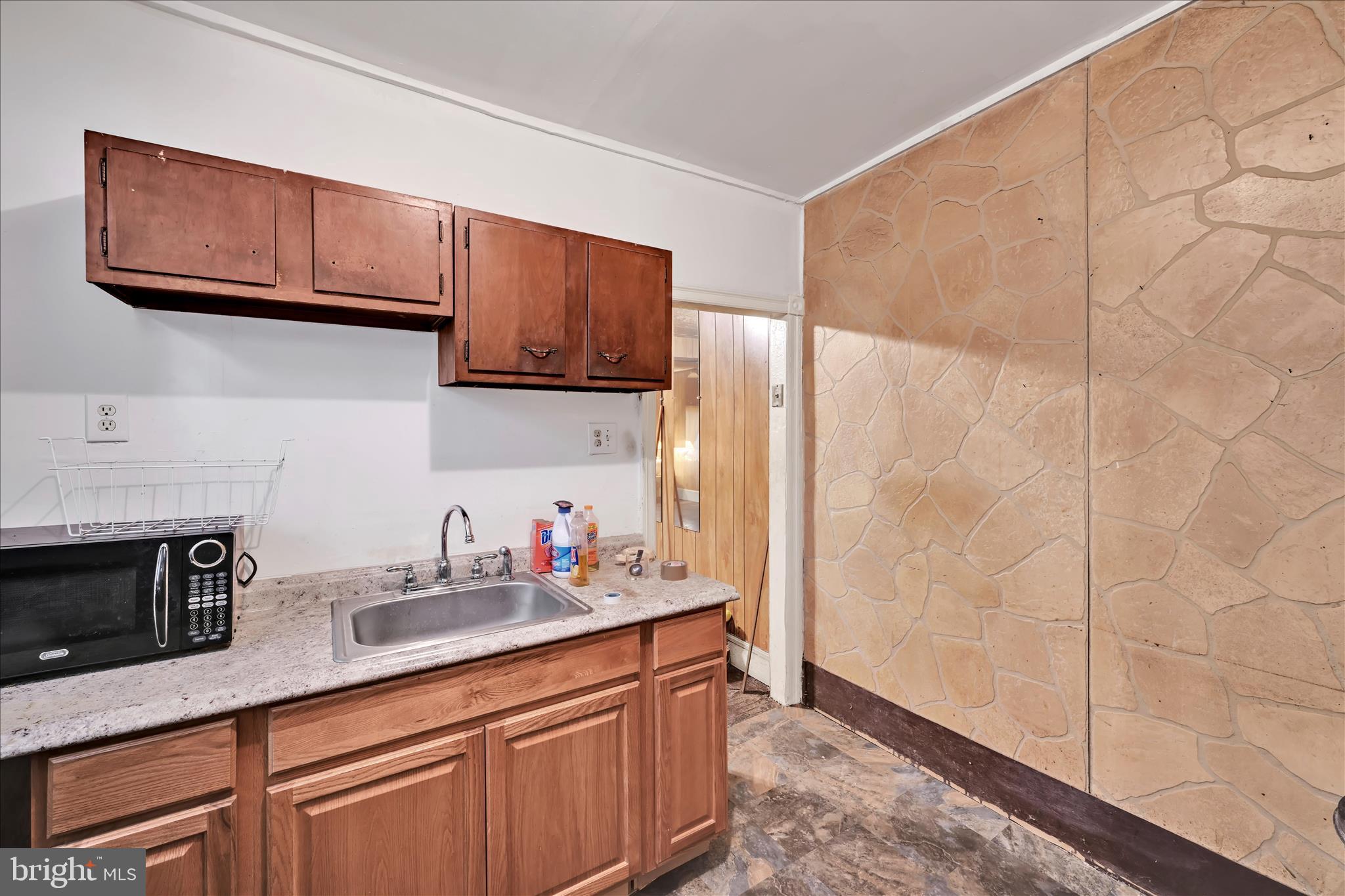 5714 HADFIELD STREET