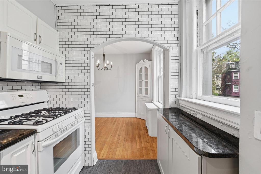 4637 PINE STREET 00 D306