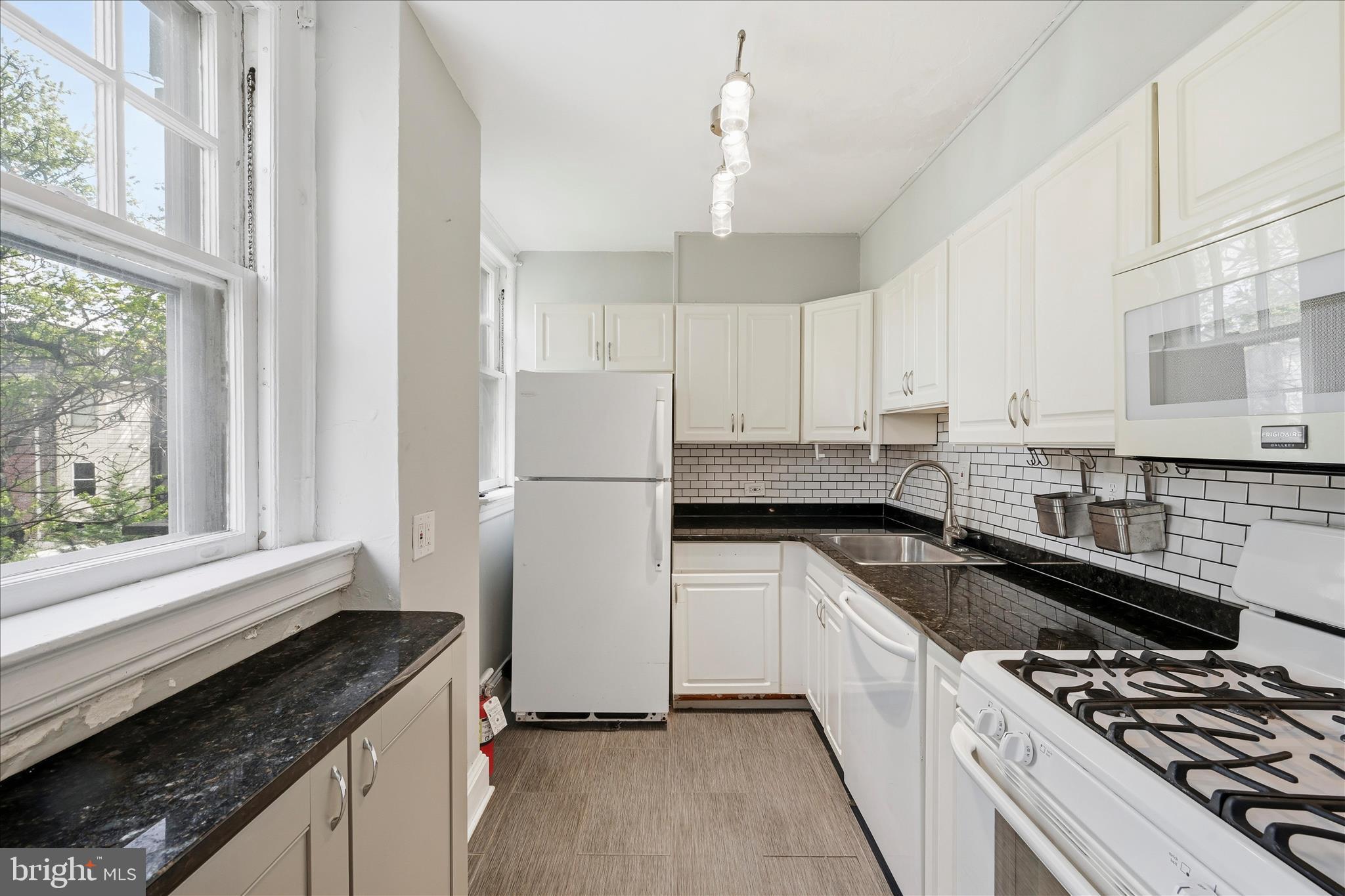 4637 PINE STREET 00 D306