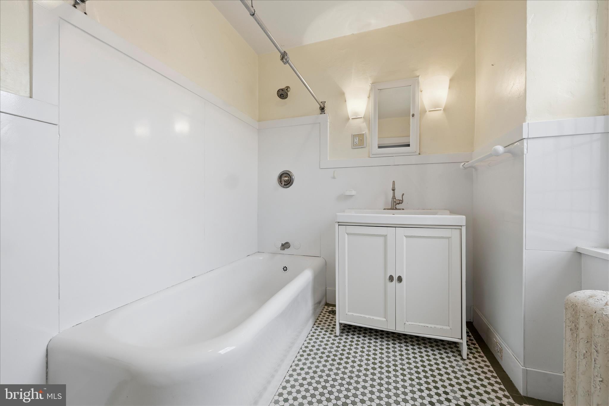 4637 PINE STREET 00 D306