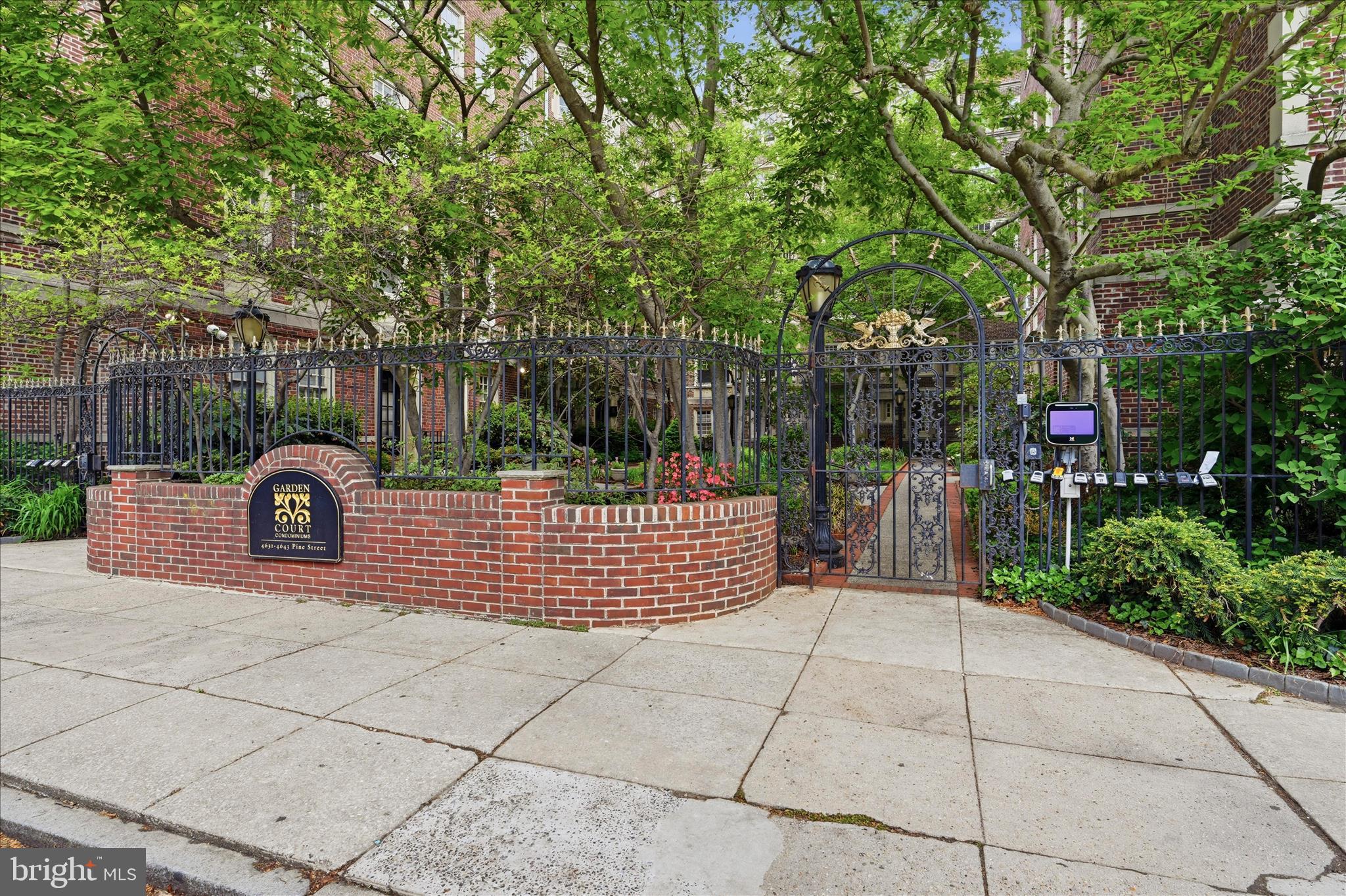 4637 PINE STREET 00 D306