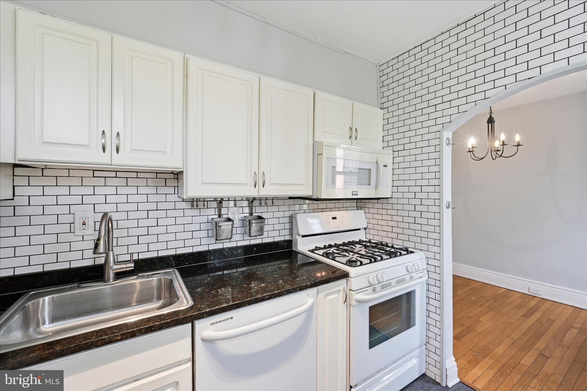 4637 PINE STREET 00 D306