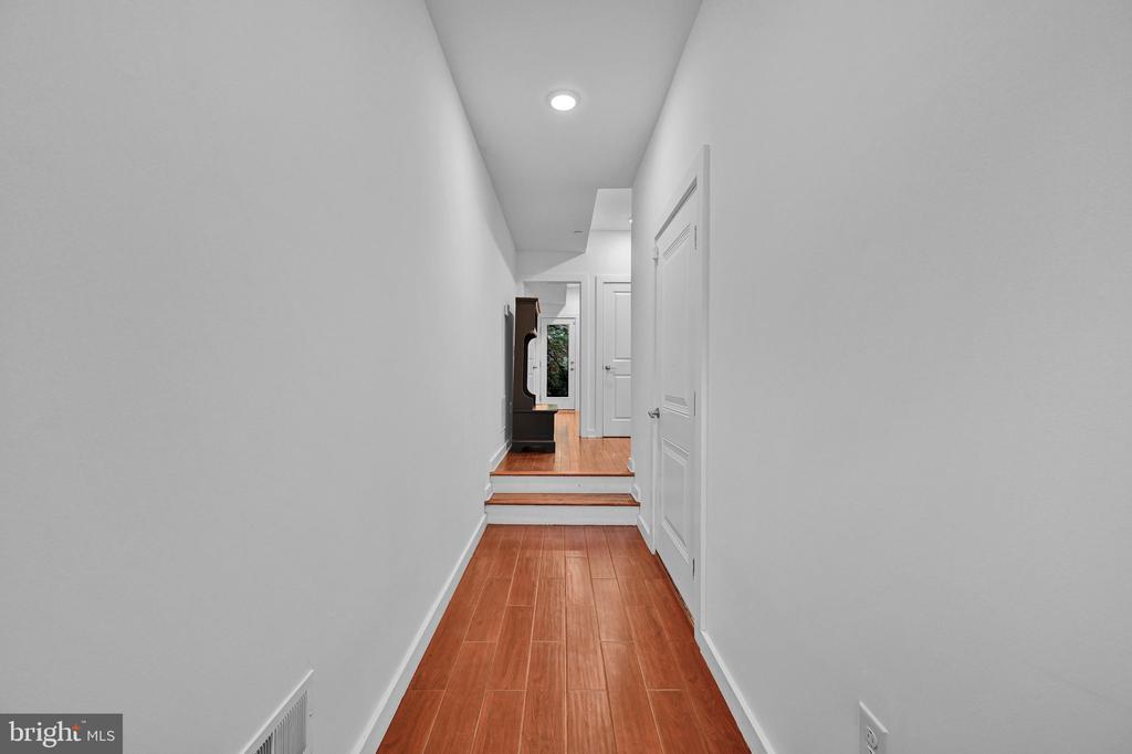 2517 E CAMBRIA STREET Unit: E