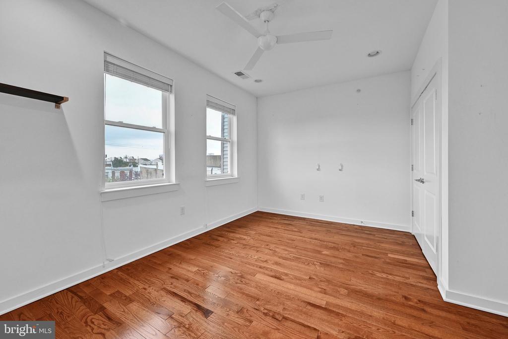2517 E CAMBRIA STREET Unit: E