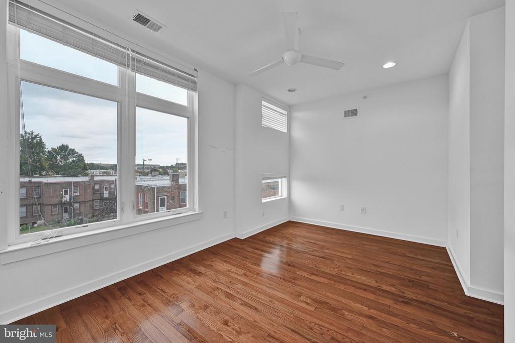 2517 E CAMBRIA STREET Unit: E