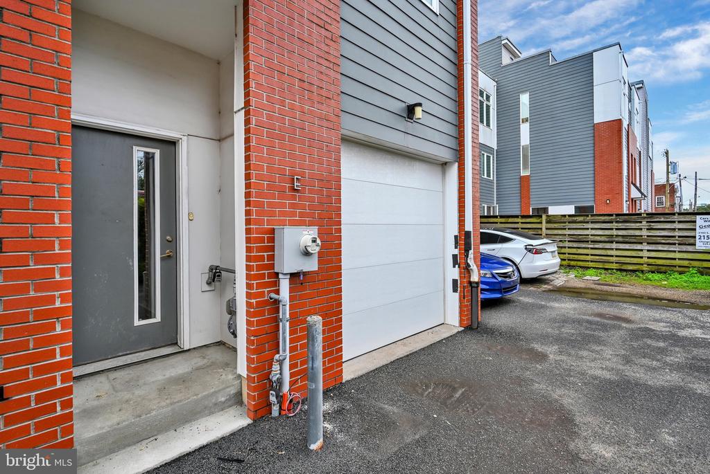 2517 E CAMBRIA STREET Unit: E
