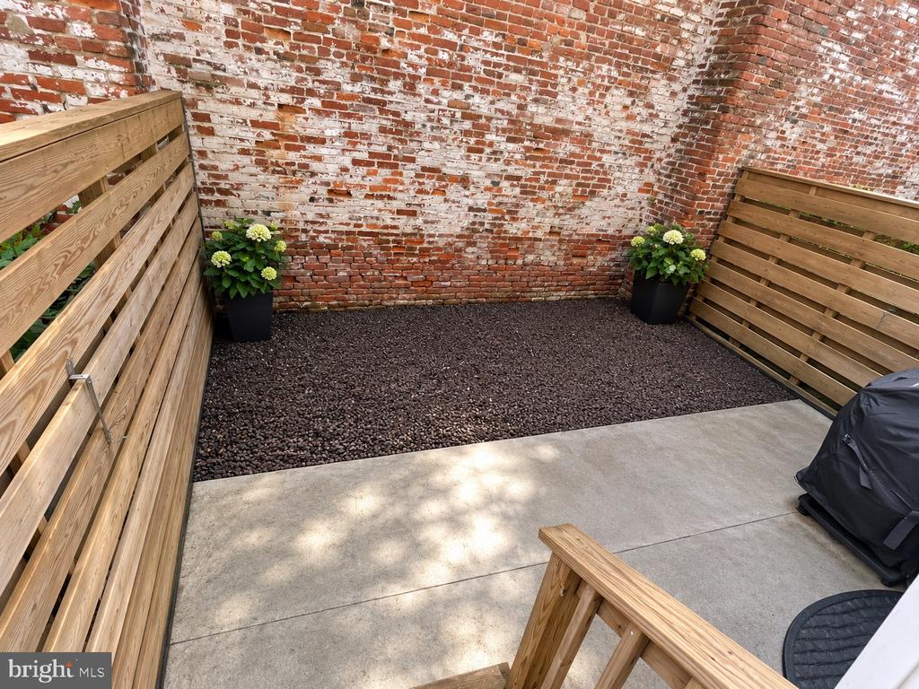 2517 E CAMBRIA STREET Unit: E