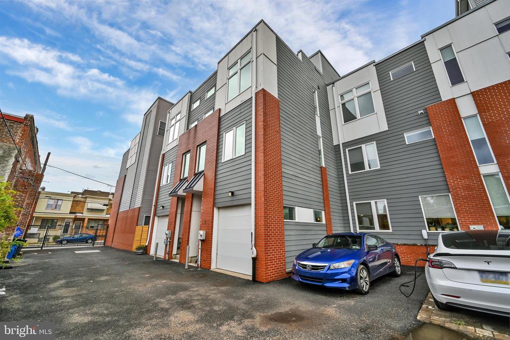 2517 E CAMBRIA STREET Unit: E