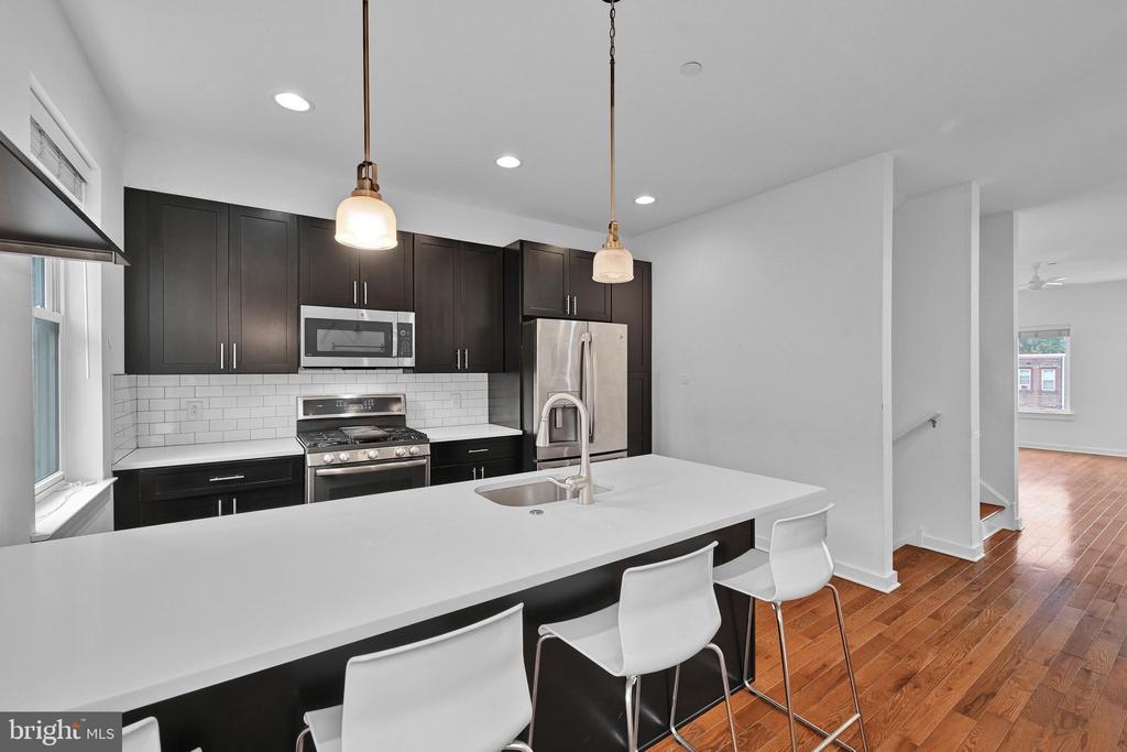 2517 E CAMBRIA STREET Unit: E