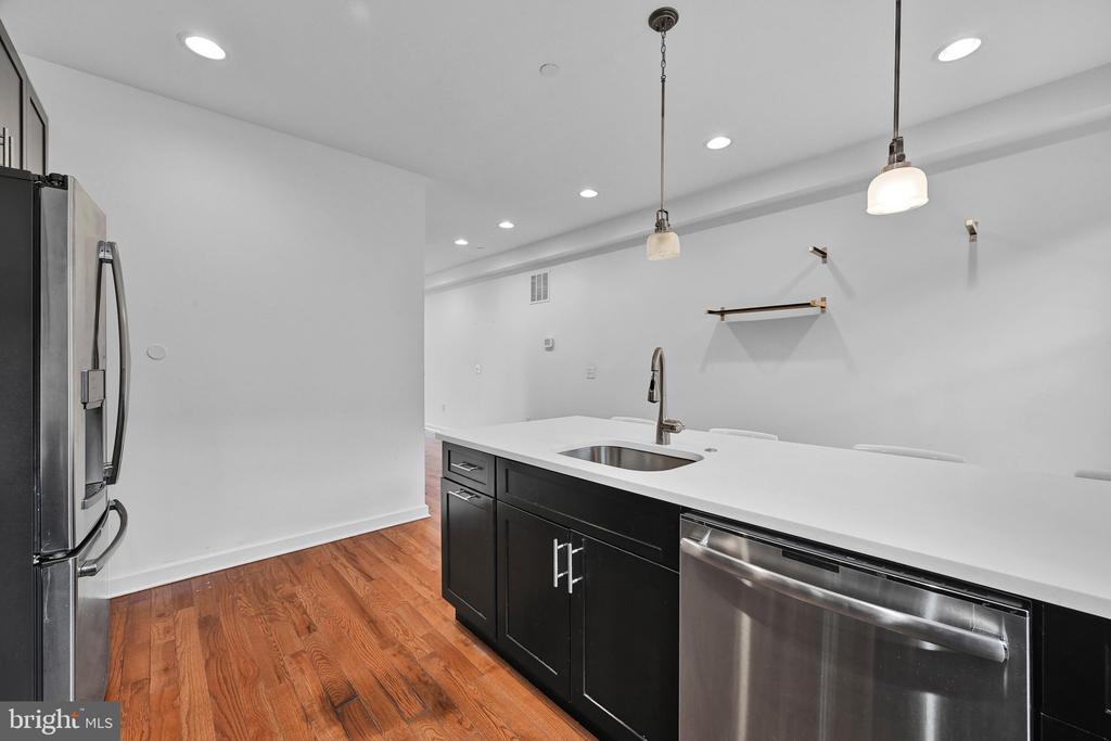 2517 E CAMBRIA STREET Unit: E