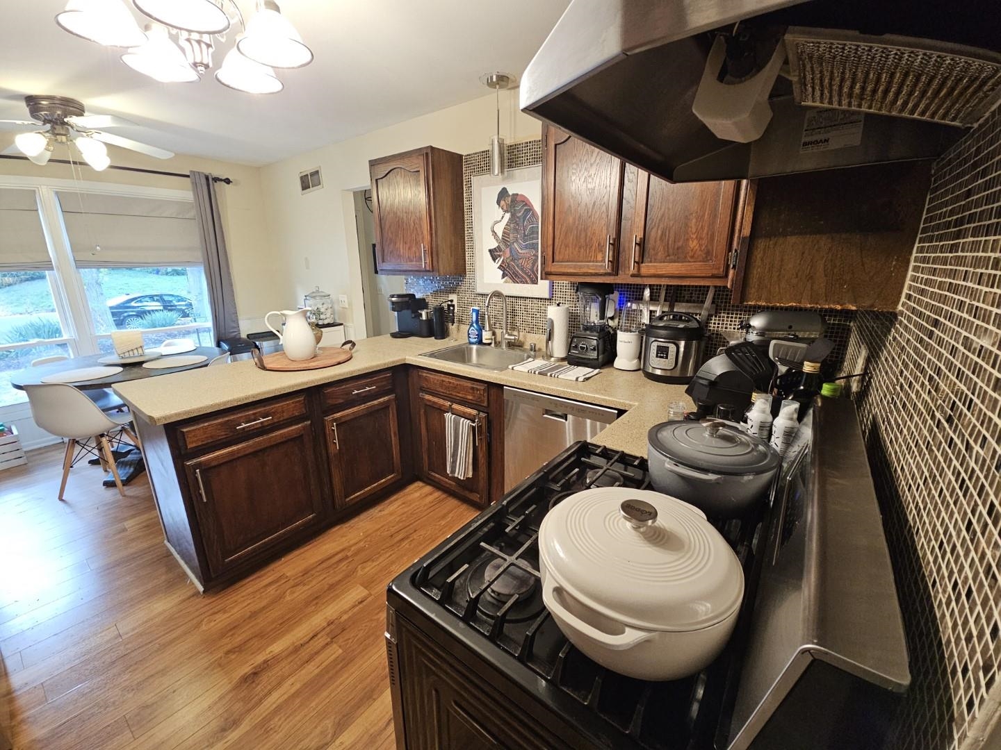 2321 WALTHAM Road