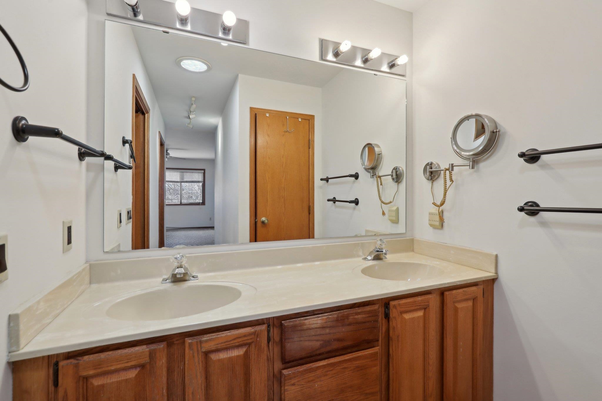 3449 Valley Creek Circle
