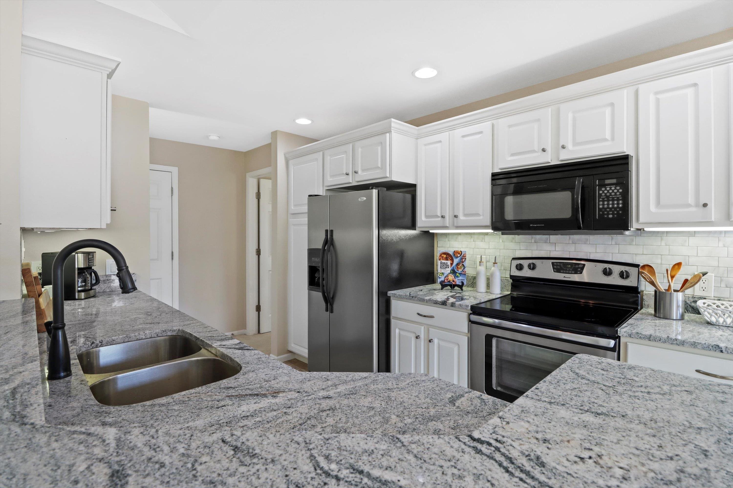 25 Corner Stone Way Unit: 18