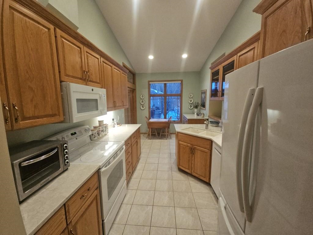28 Deer Point Trail
