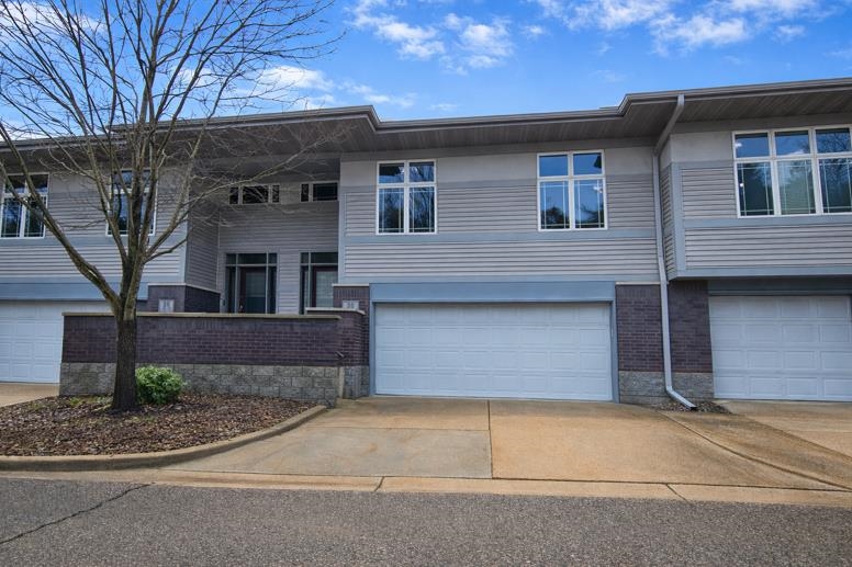 28 Deer Point Trail