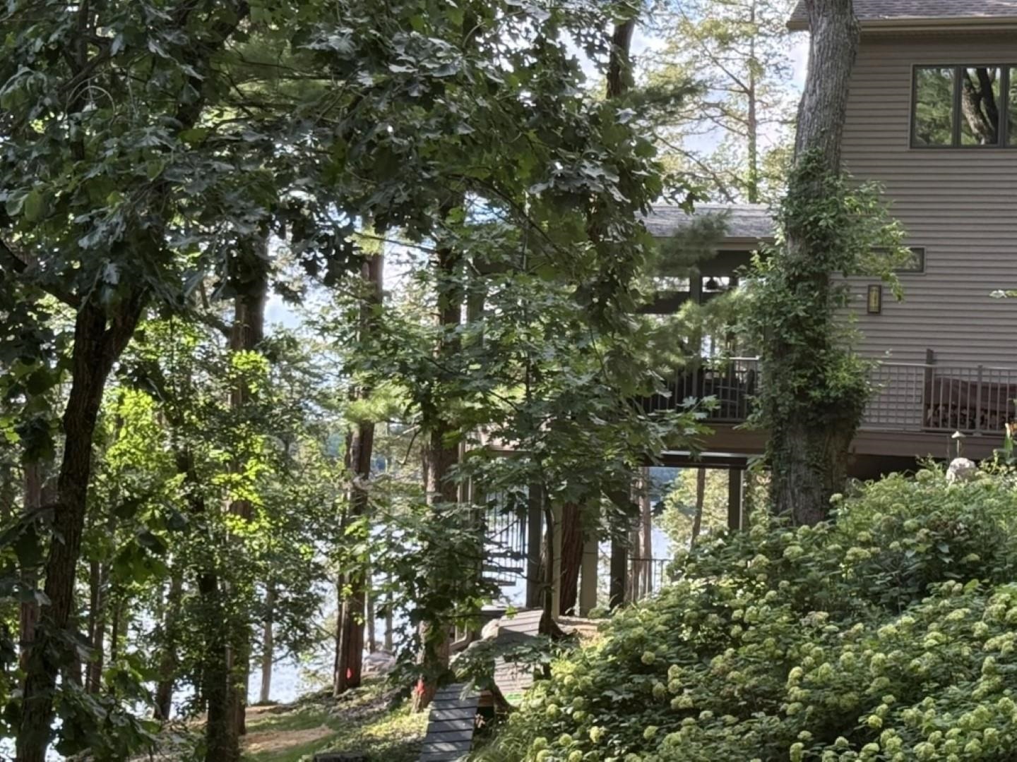 W4996 Robinson Drive