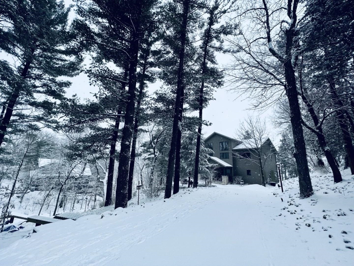 W4996 Robinson Drive